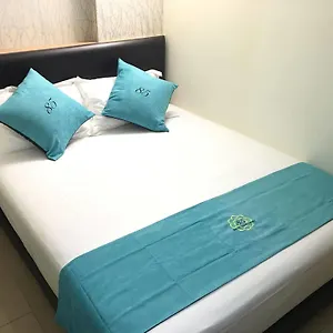85 Garden Hotel