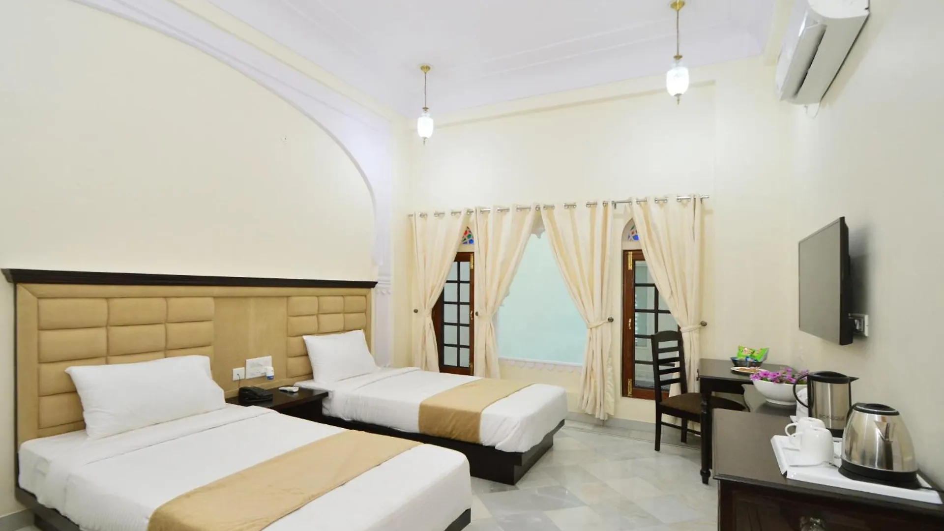Aaram Baagh Agra Hotel 4*, Agra (Uttar Pradesh)