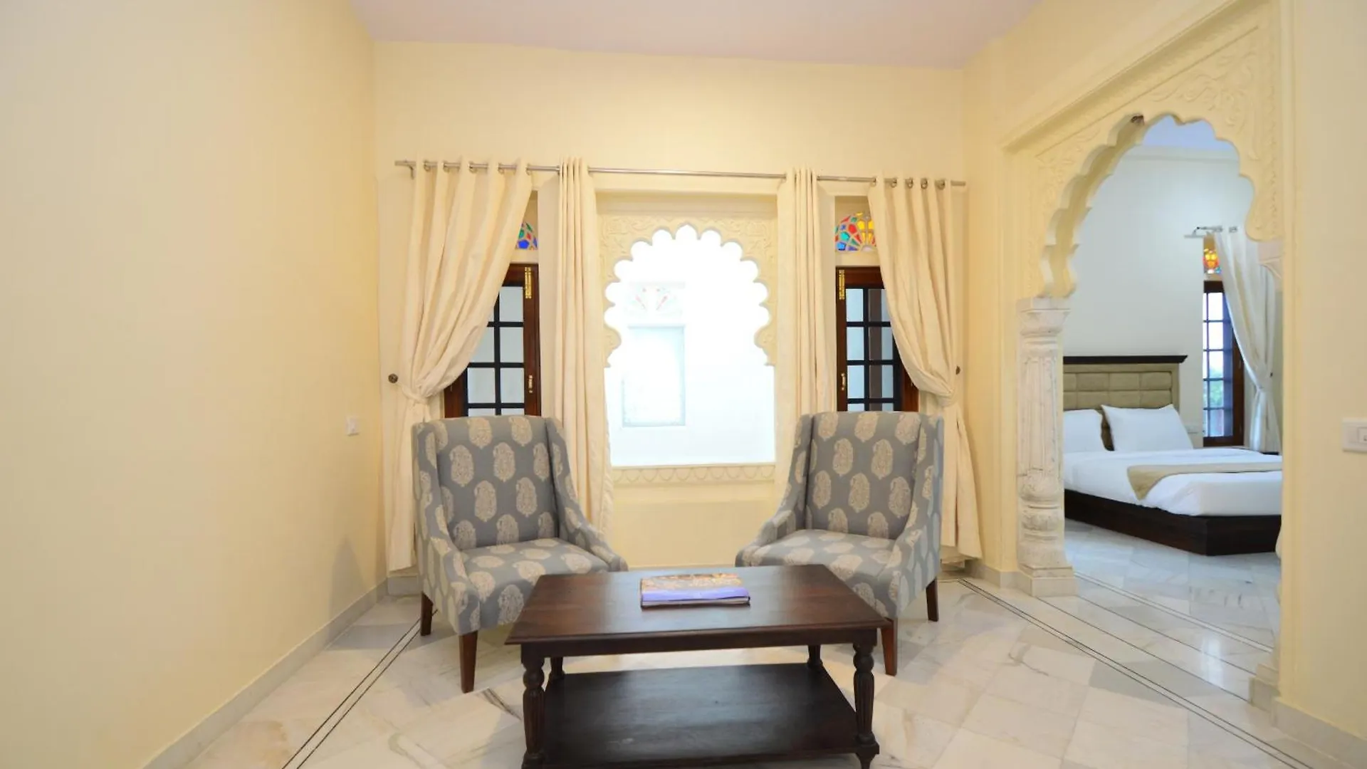 Aaram Baagh Agra Hotel India