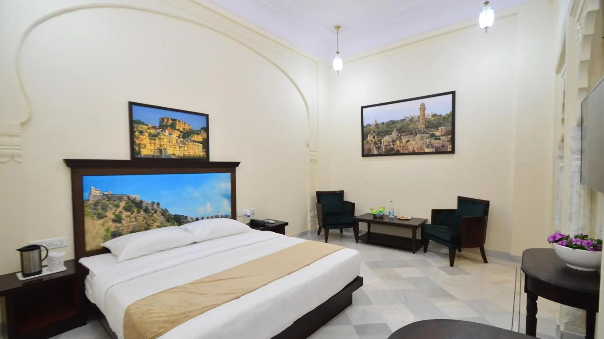Resort Aaram Baagh Agra Hotel